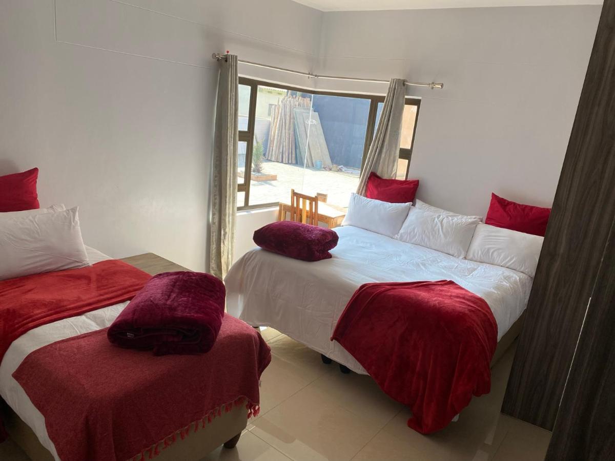 Mukulela Bed & Breakfast Уолфиш Бей Екстериор снимка