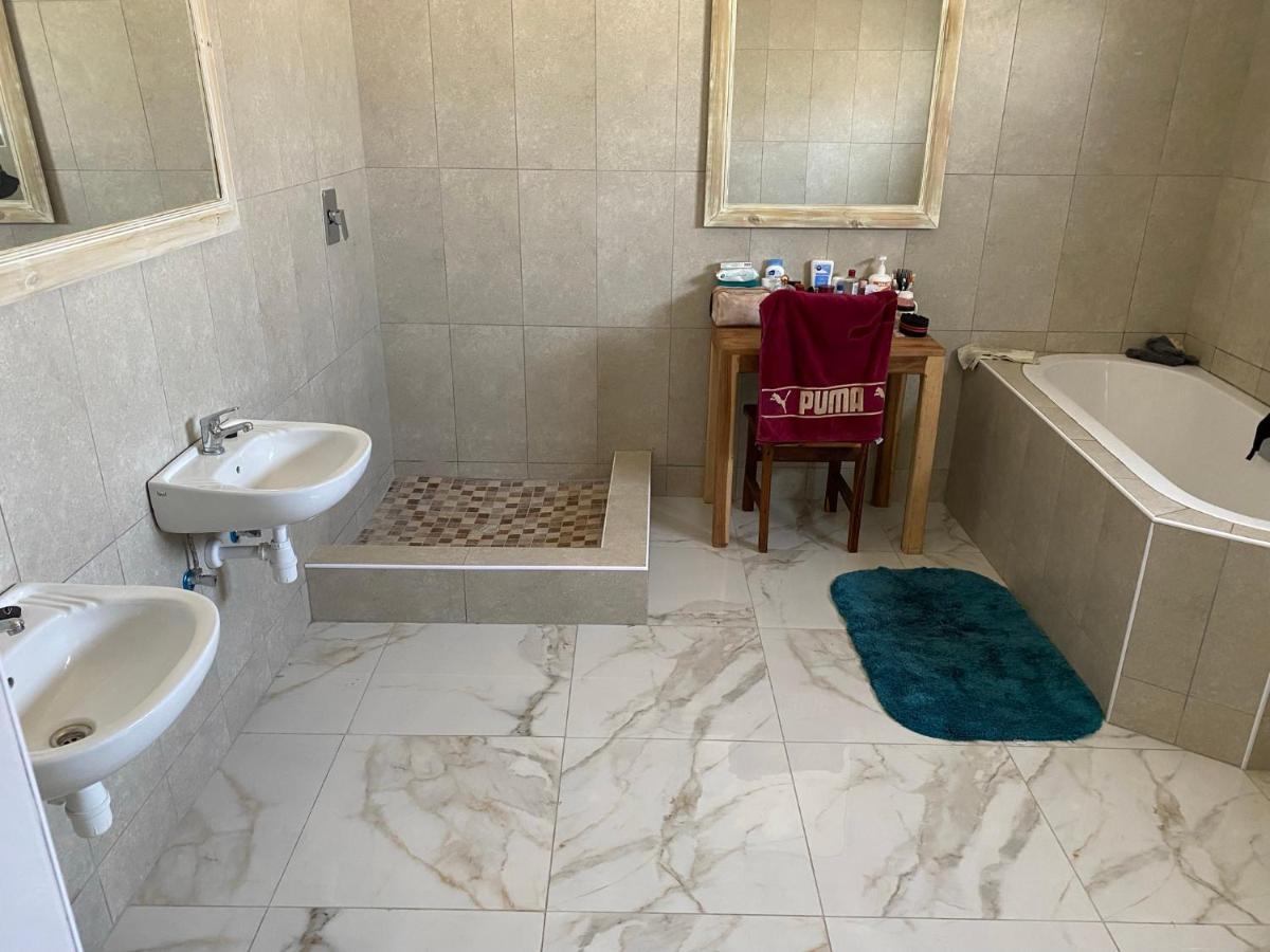 Mukulela Bed & Breakfast Уолфиш Бей Екстериор снимка