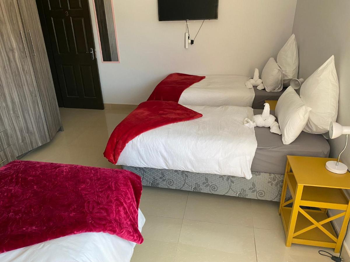 Mukulela Bed & Breakfast Уолфиш Бей Екстериор снимка